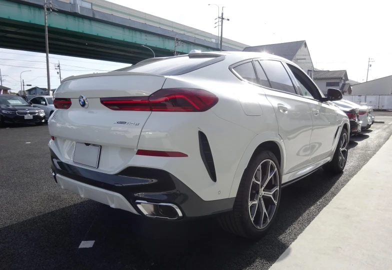 BMW X6 White