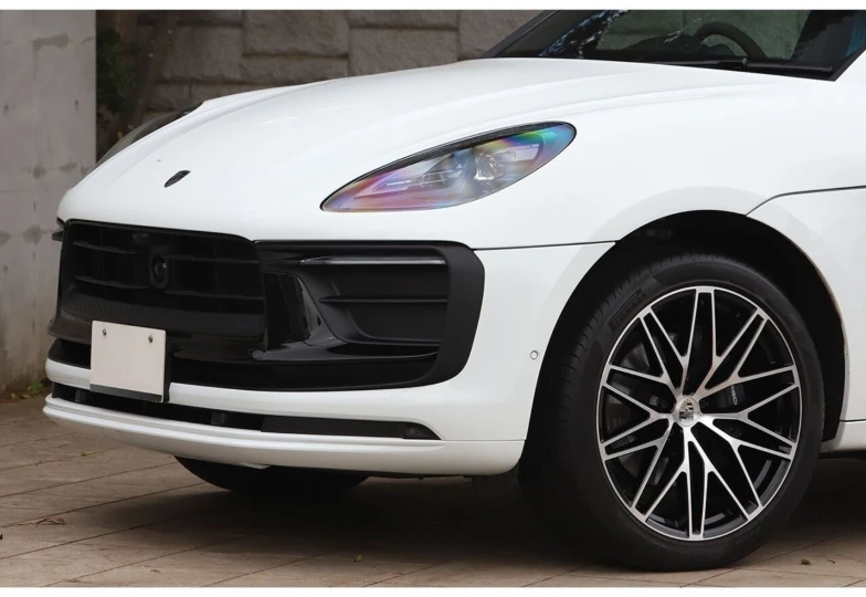 Porsche Macan White