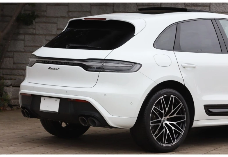 Porsche Macan White