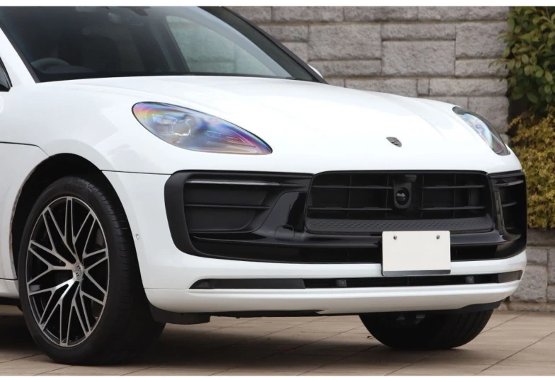 Porsche Macan White