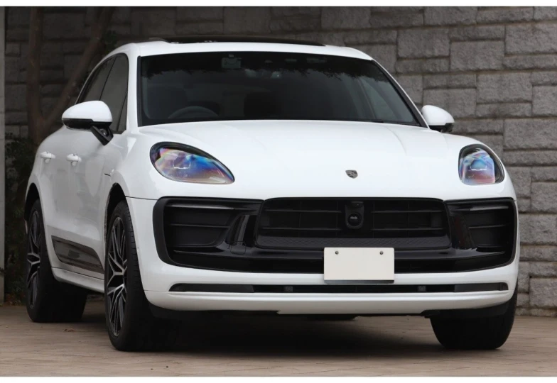 Porsche Macan White