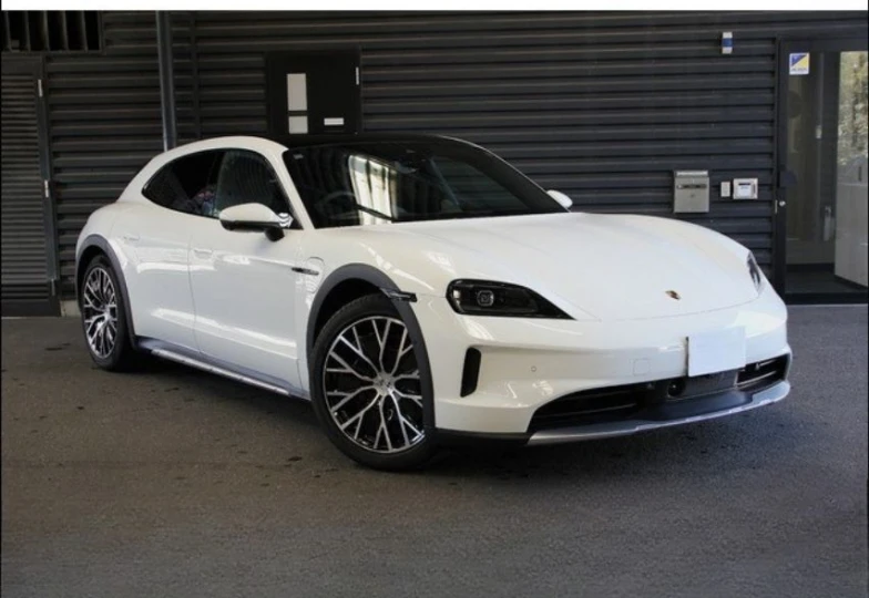 Porsche Taycan Белый