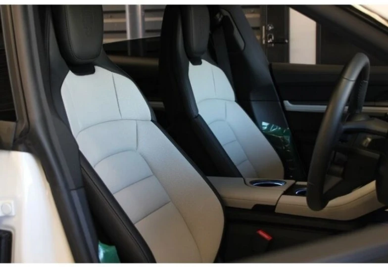 Porsche Taycan Белый