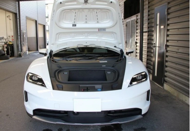 Porsche Taycan Белый