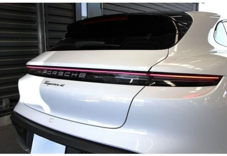 Porsche Taycan Белый