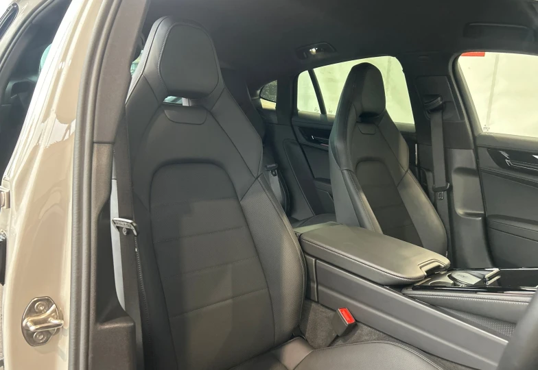 Porsche Panamera White