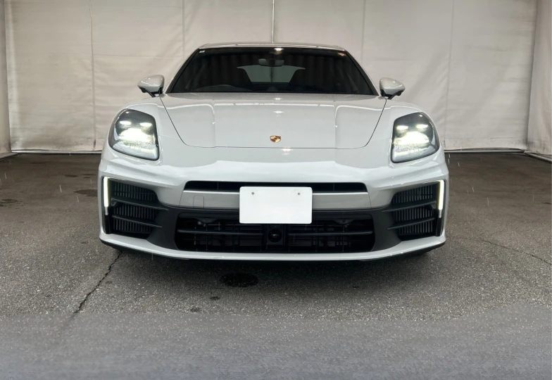 Porsche Panamera White