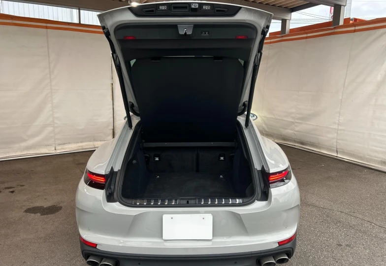 Porsche Panamera White