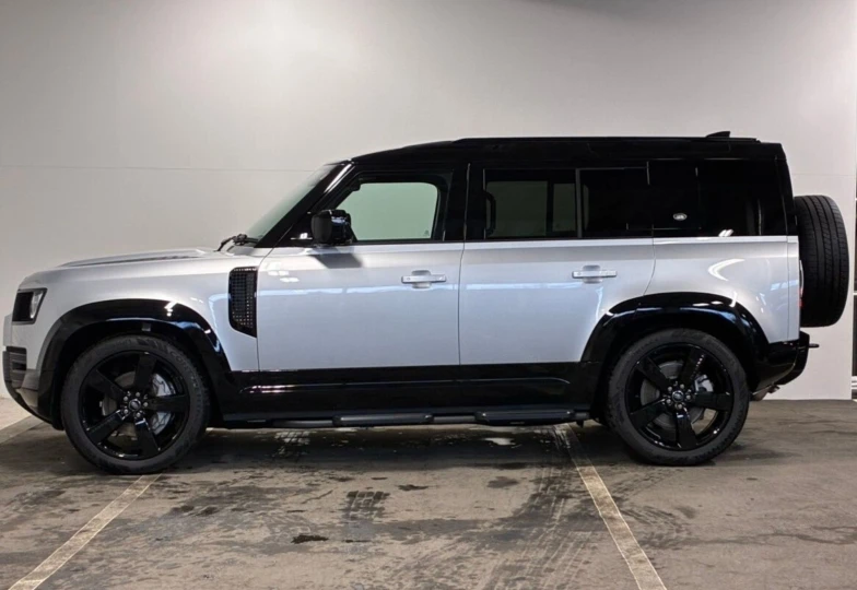 Land Rover Defender Grey