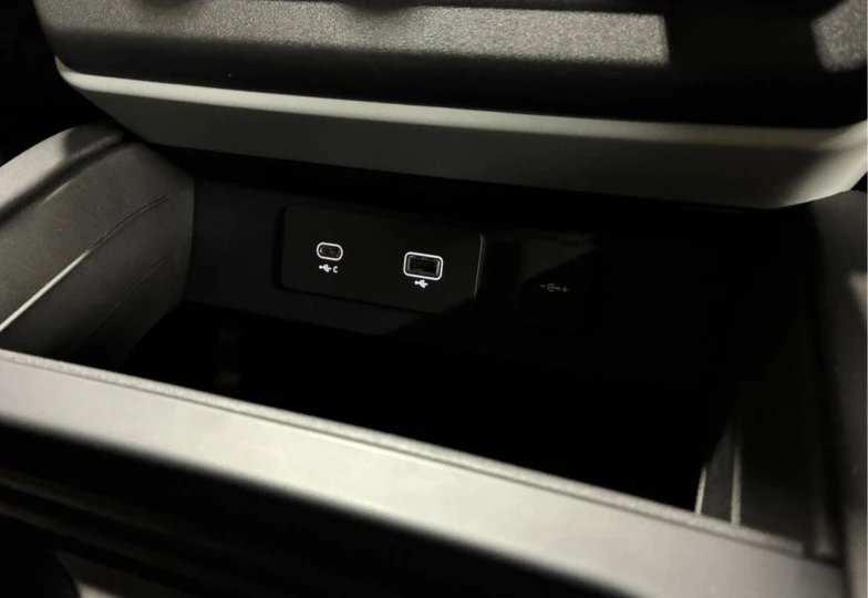 Land Rover Defender Grey