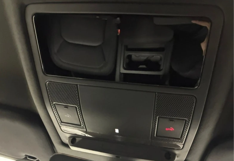 Land Rover Defender Grey