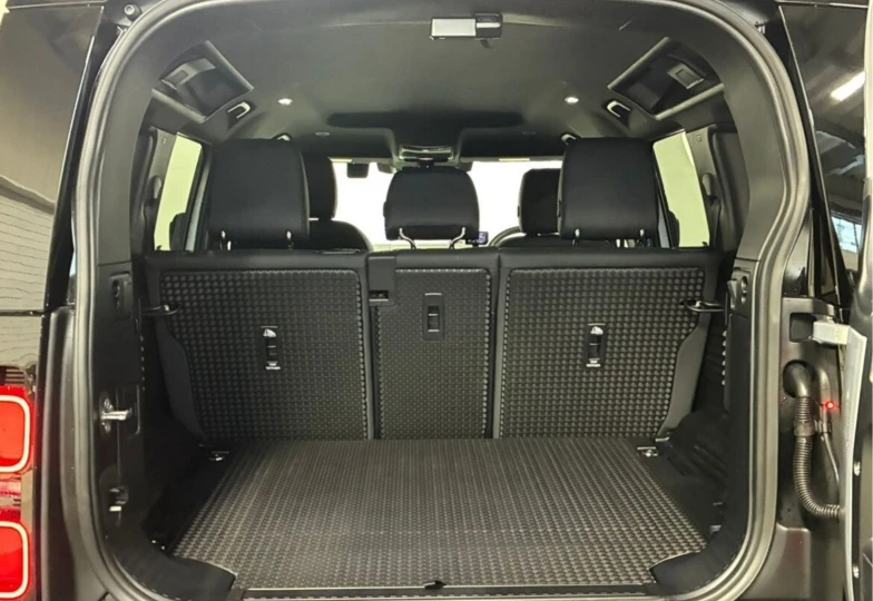 Land Rover Defender Grey