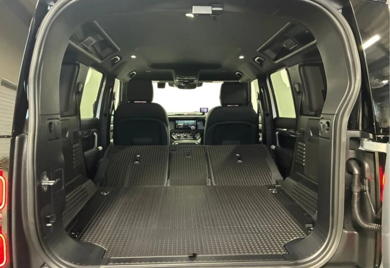 Land Rover Defender Grey