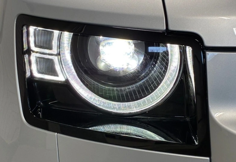 Land Rover Defender Grey