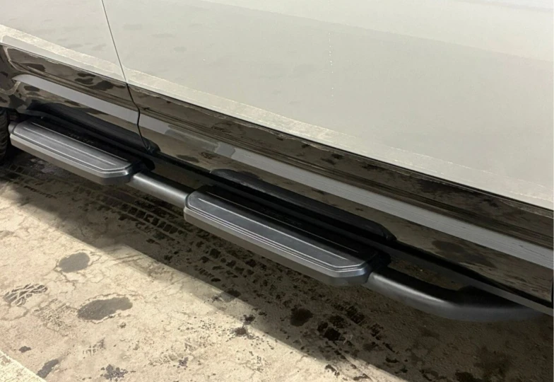 Land Rover Defender Grey