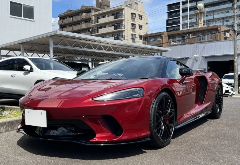 McLaren GT Red
