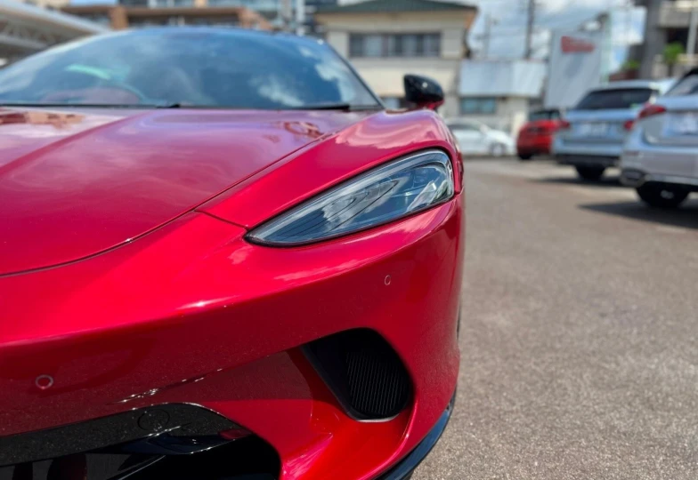 McLaren GT Red