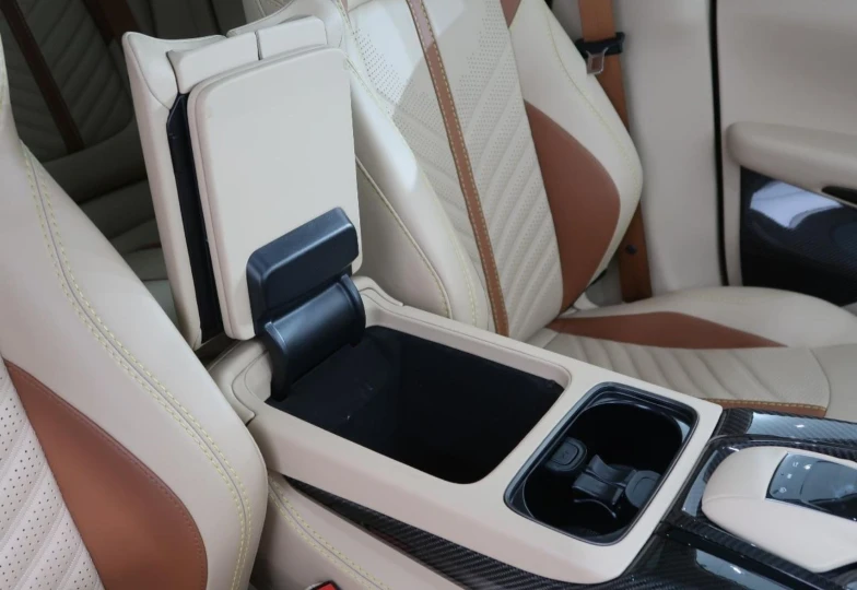 Aston Martin DBX Blue