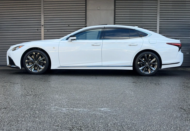 Lexus LS White