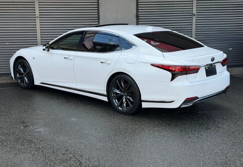 Lexus LS White