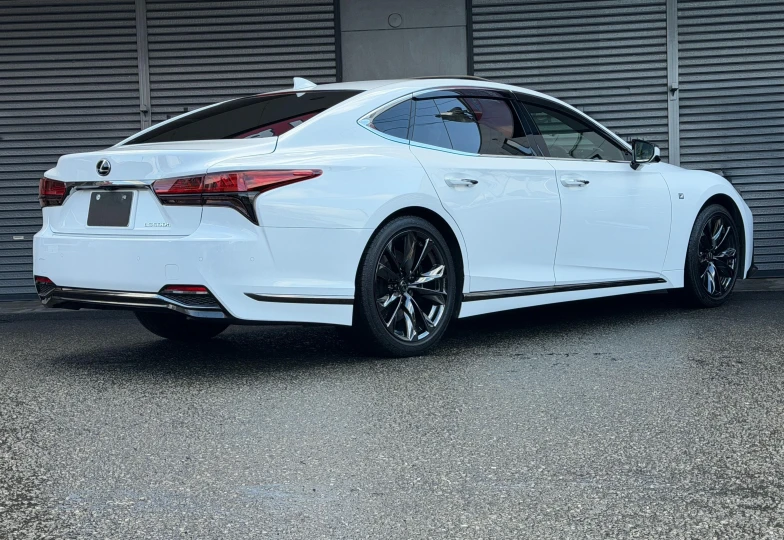 Lexus LS White