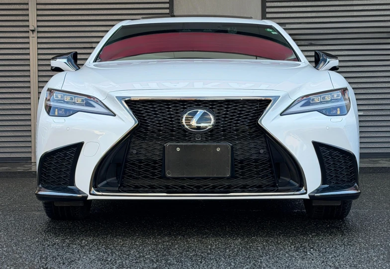 Lexus LS White