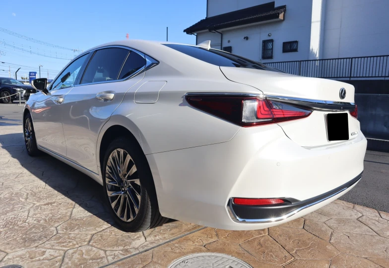 Lexus ES White