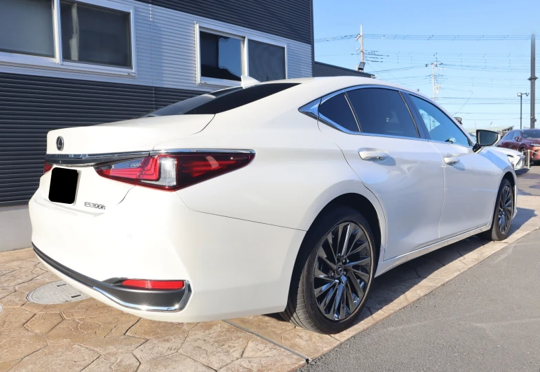 Lexus ES White