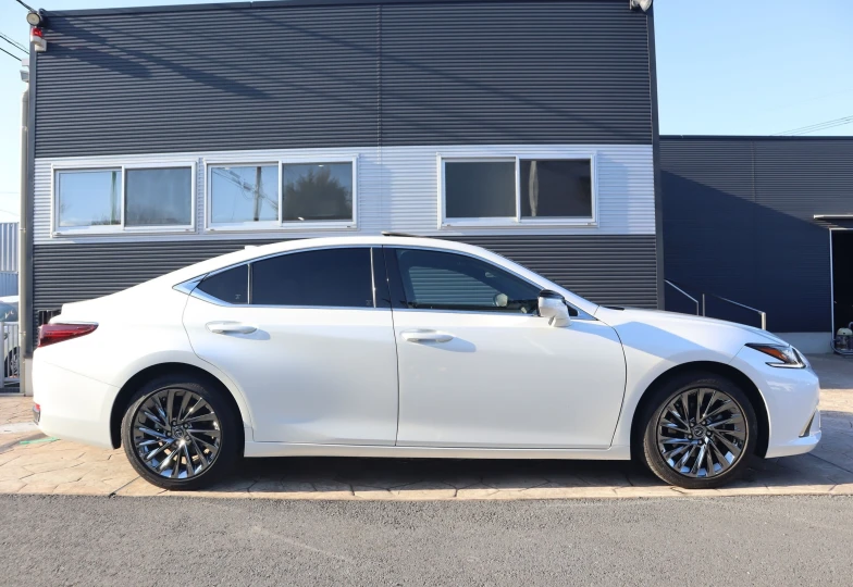 Lexus ES White