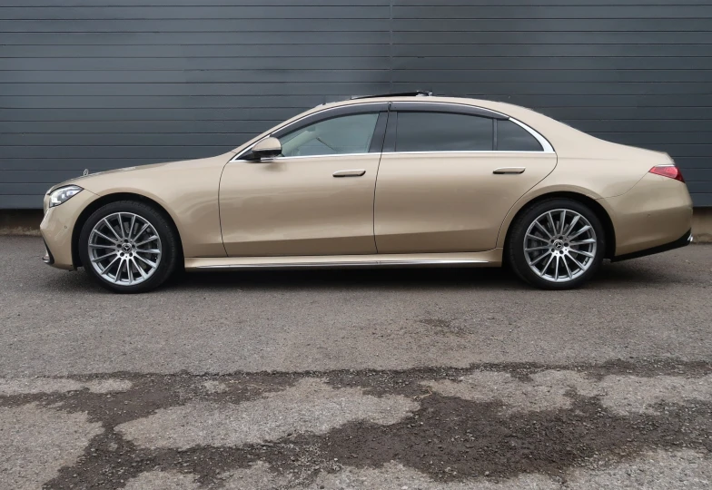 Mercedes S-class Gold