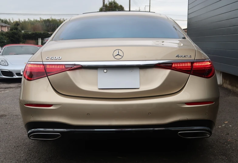 Mercedes S-class Gold