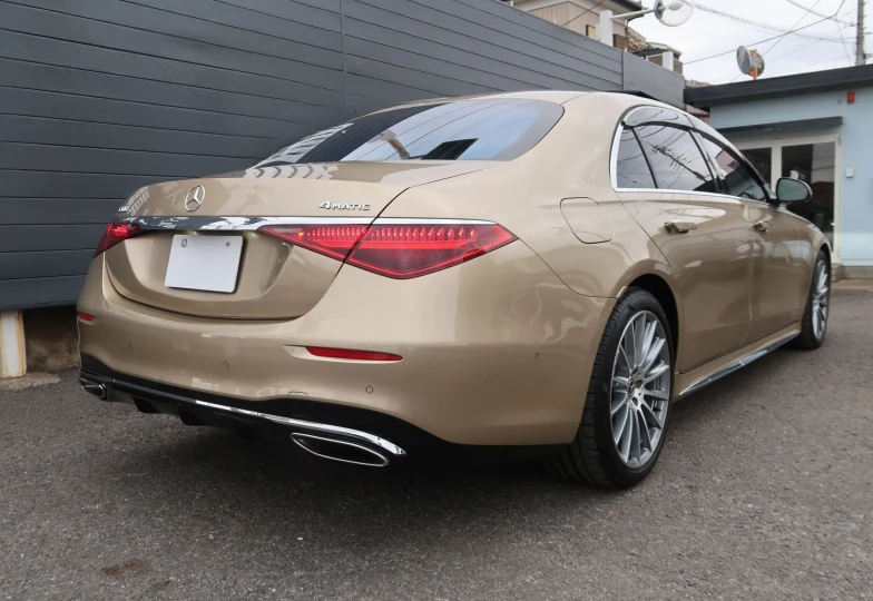 Mercedes S-class Gold