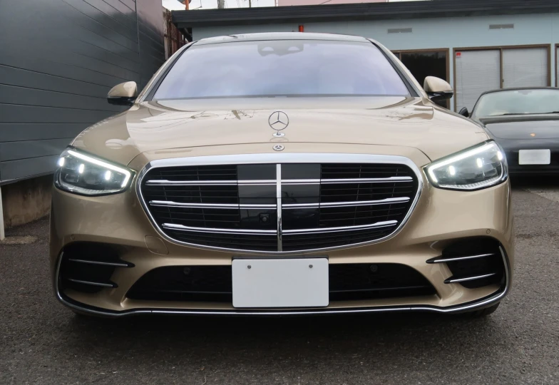 Mercedes S-class Gold