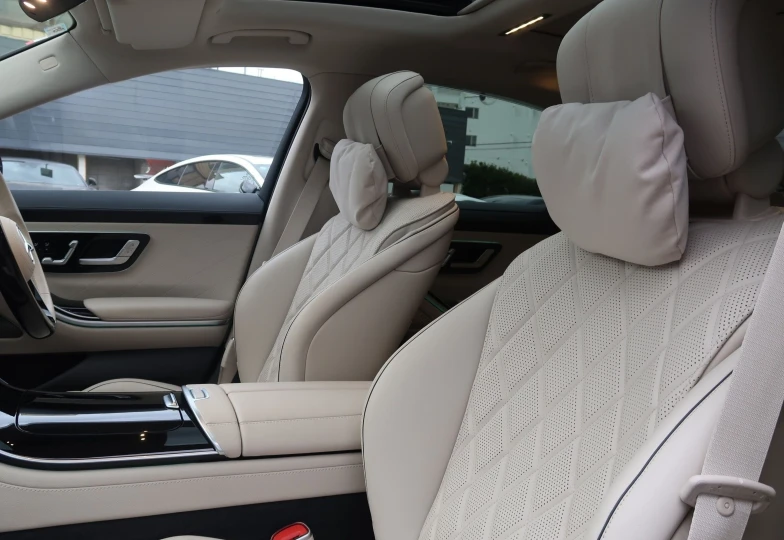 Mercedes S-class Gold