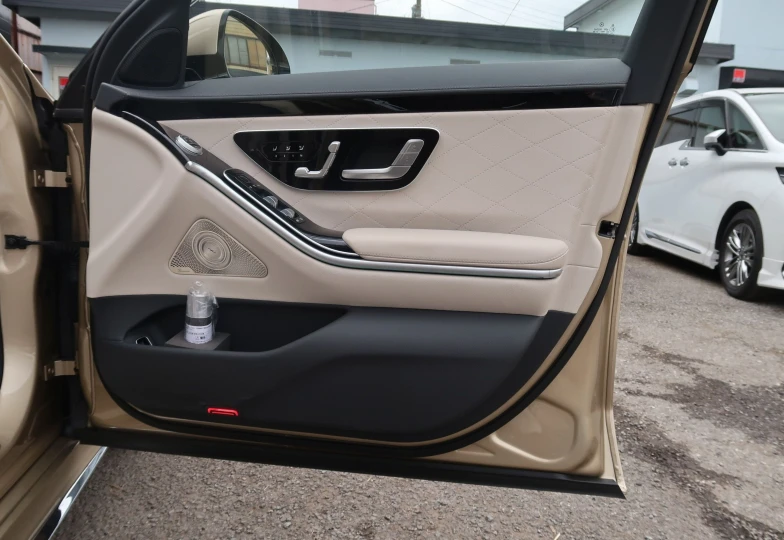 Mercedes S-class Gold