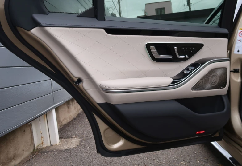 Mercedes S-class Gold