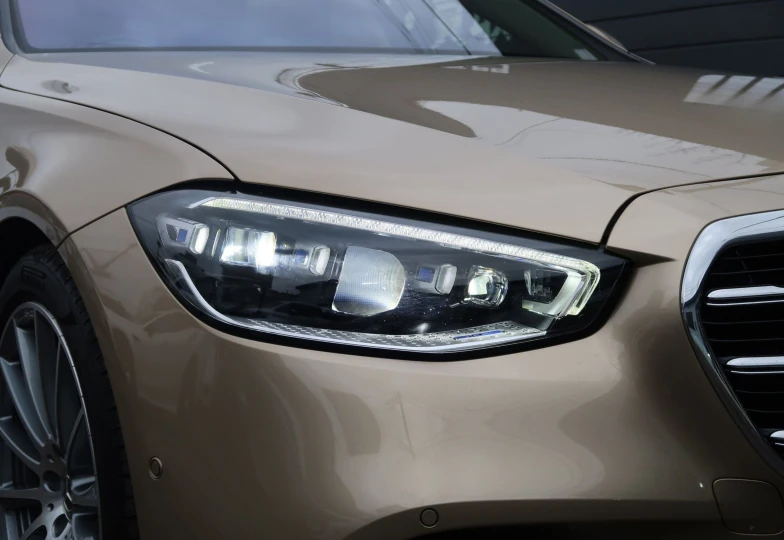 Mercedes S-class Gold