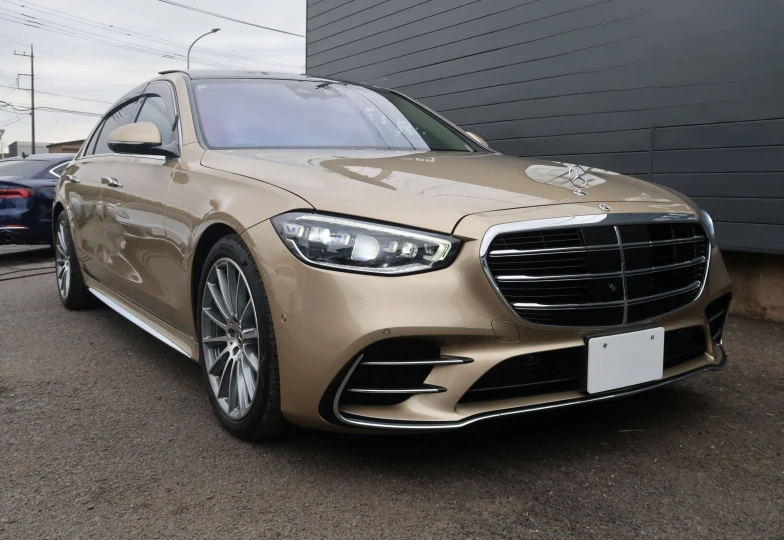 Mercedes S-class Gold