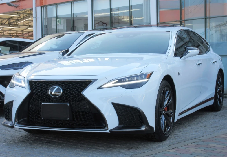 Lexus LS White