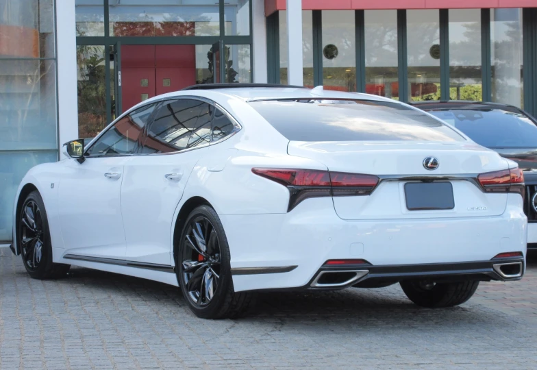 Lexus LS White