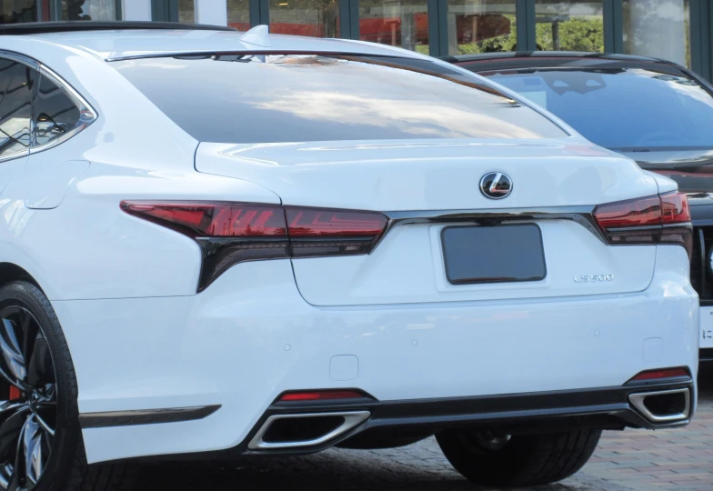 Lexus LS White