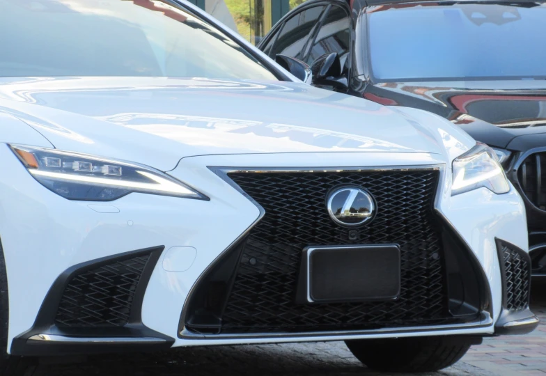 Lexus LS White