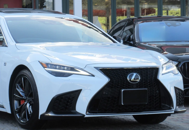 Lexus LS White