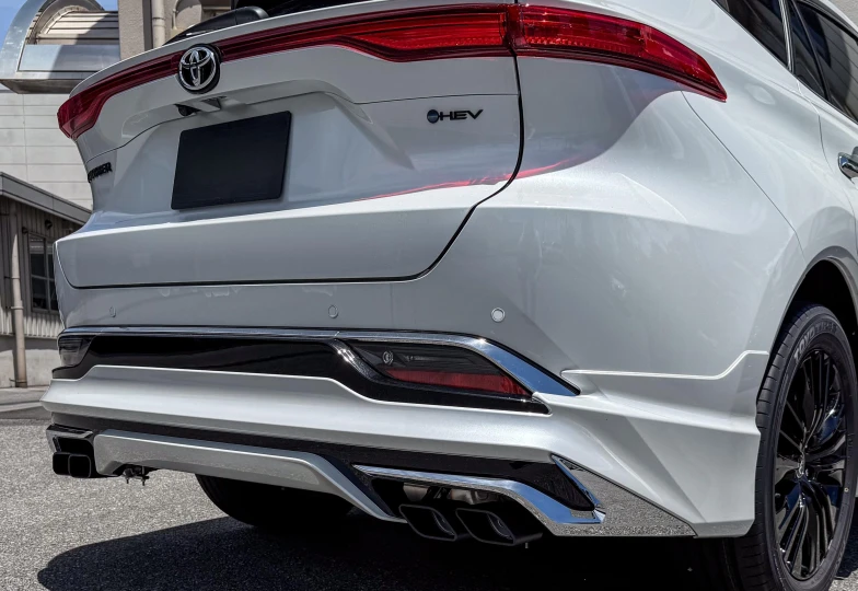 Toyota Harrier White