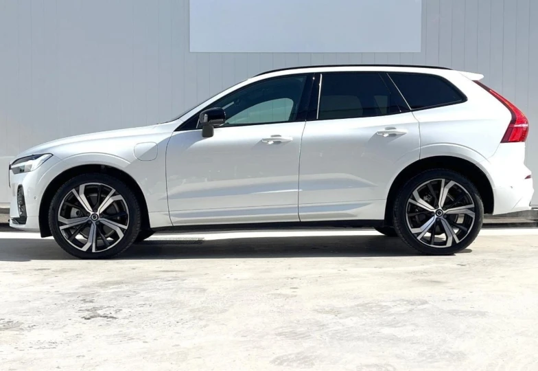 Volvo XC60 White
