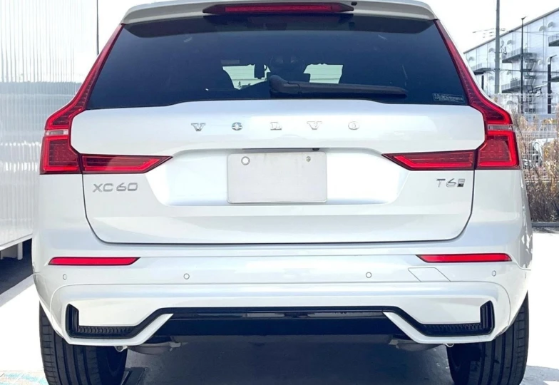Volvo XC60 White
