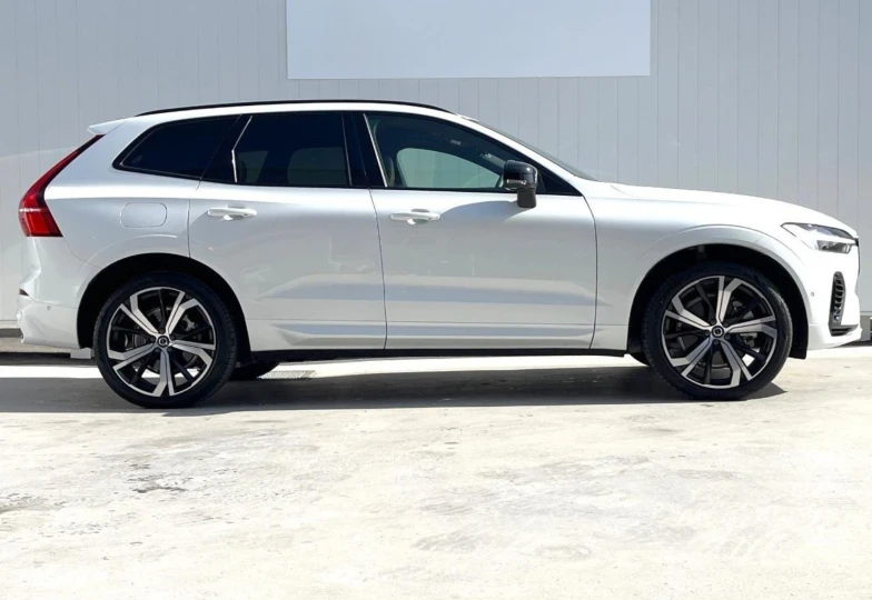 Volvo XC60 White
