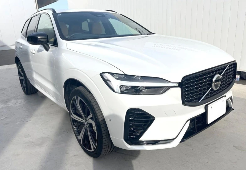 Volvo XC60 White