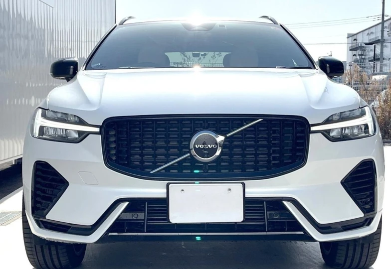 Volvo XC60 White