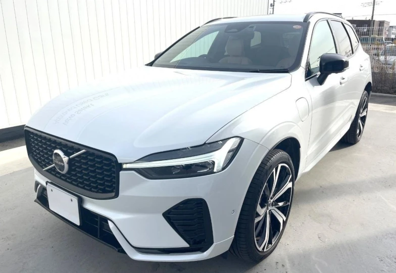 Volvo XC60 White